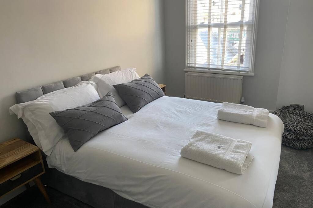 Beachside Apartment In The Centre Of Town New Quay Exterior foto